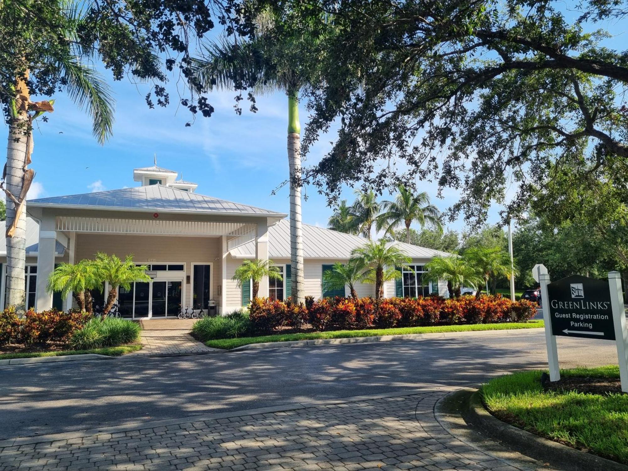 Stunning 2-Bedroom Plus Den Condo In Greenlinks Resort North North Naples Exterior foto